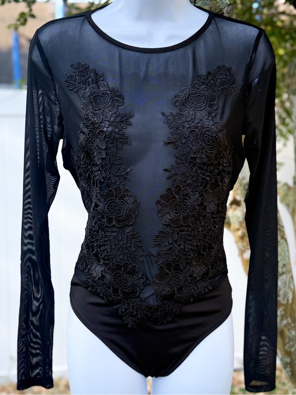 Windsor Black Sheer Mesh Floral Embroidered Long Sleeve Bodysuit M